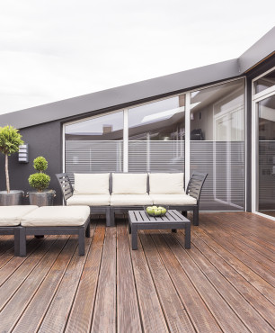 Gartenterrasse mit Grill